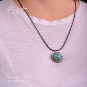 Collar Vintage Medio Globo Rosa