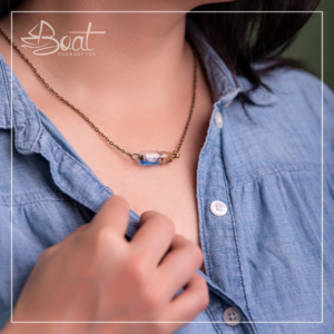 Collar Vintage Botella Horizontal Barco